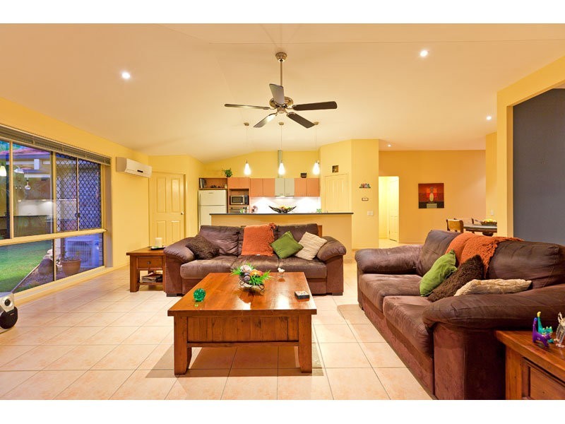 3 Truro Court, Redland Bay QLD 4165