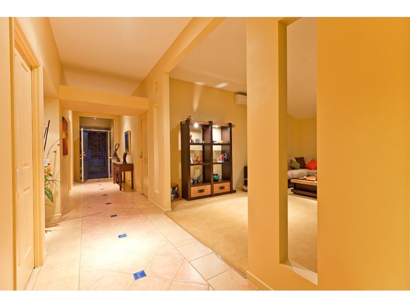 3 Truro Court, Redland Bay QLD 4165