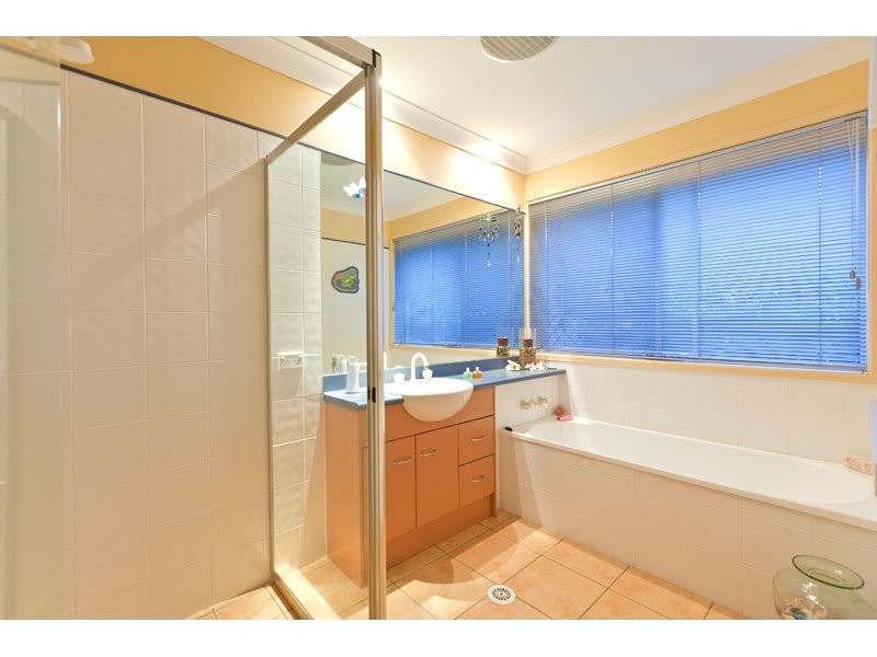 3 Truro Court, Redland Bay QLD 4165