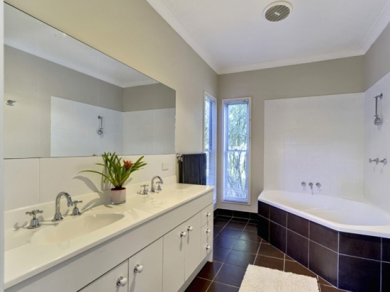 9 Dennison Court, Redland Bay QLD 4165