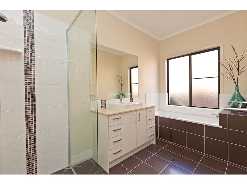 33 Ronnie Street, Cleveland QLD 4163