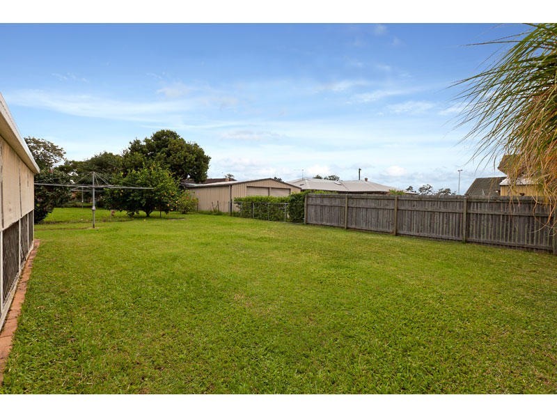 8 Scott Street, Redland Bay QLD 4165