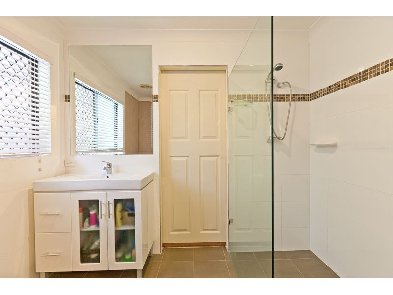 20 Sunningdale Drive, Redland Bay QLD 4165