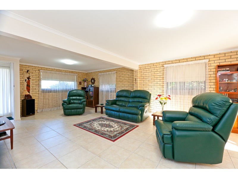11 Werong Crescent, Cleveland QLD 4163