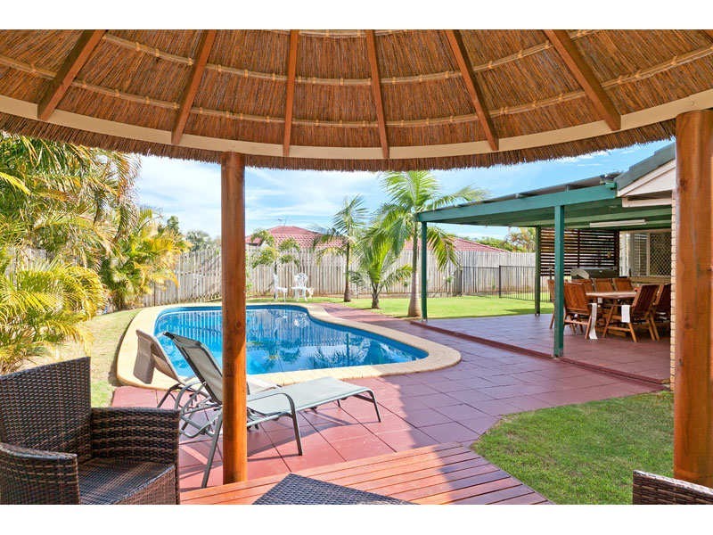 14 Westburn Court, Redland Bay QLD 4165