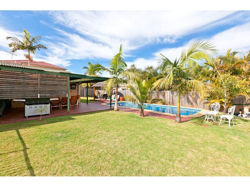 14 Westburn Court, Redland Bay QLD 4165