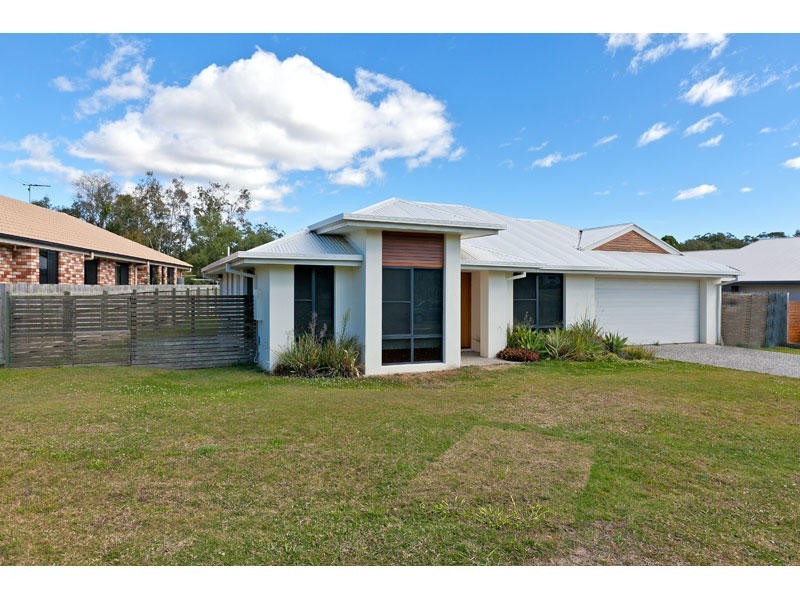 82 Ebony Crescent, Redland Bay QLD 4165