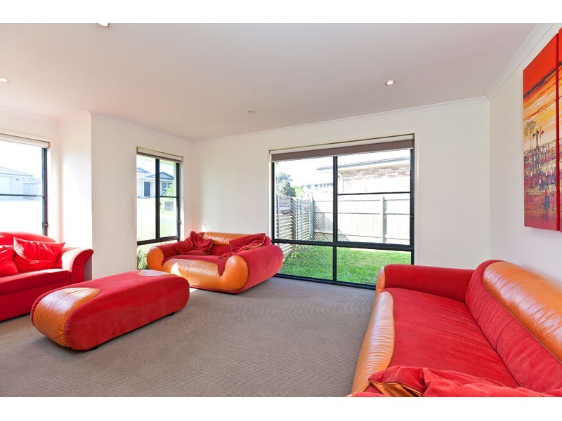 82 Ebony Crescent, Redland Bay QLD 4165