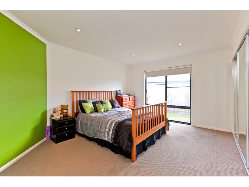 82 Ebony Crescent, Redland Bay QLD 4165