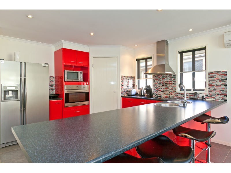 82 Ebony Crescent, Redland Bay QLD 4165