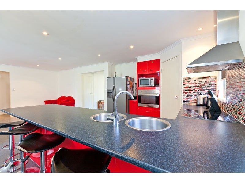 82 Ebony Crescent, Redland Bay QLD 4165