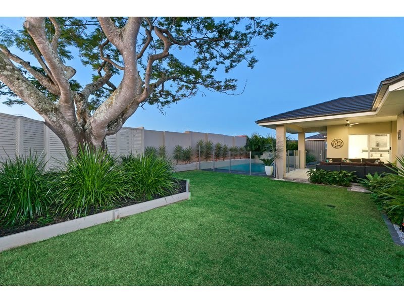 2 Rosemary St, Thornlands QLD 4164