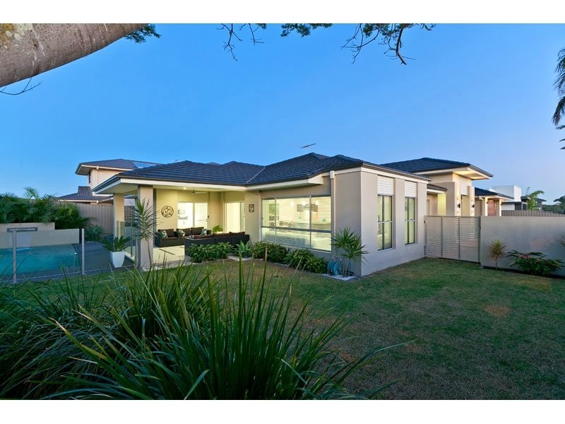 2 Rosemary St, Thornlands QLD 4164