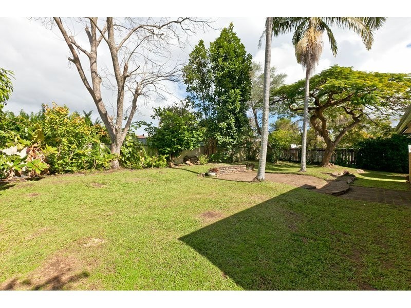 9 Magnolia Parade, Victoria Point QLD 4165