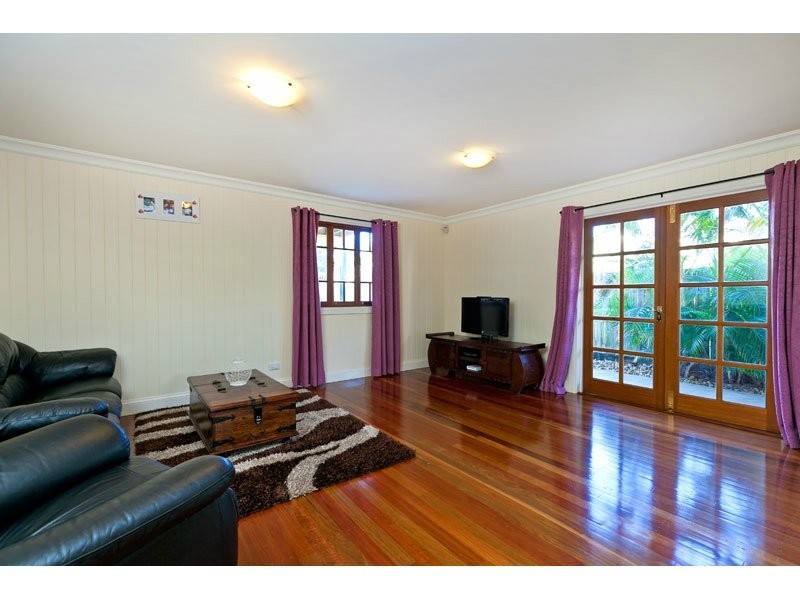 75 Main Road, Wellington Point QLD 4160