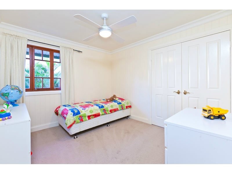 75 Main Road, Wellington Point QLD 4160