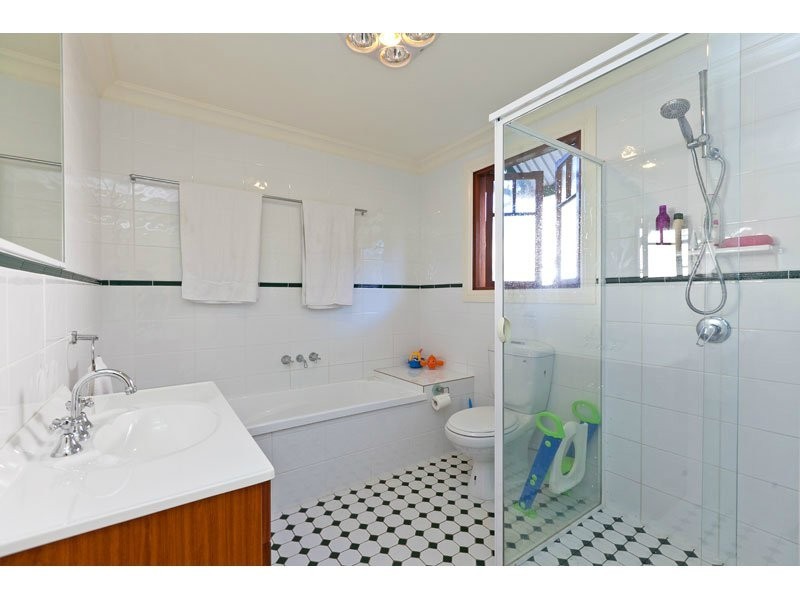 75 Main Road, Wellington Point QLD 4160