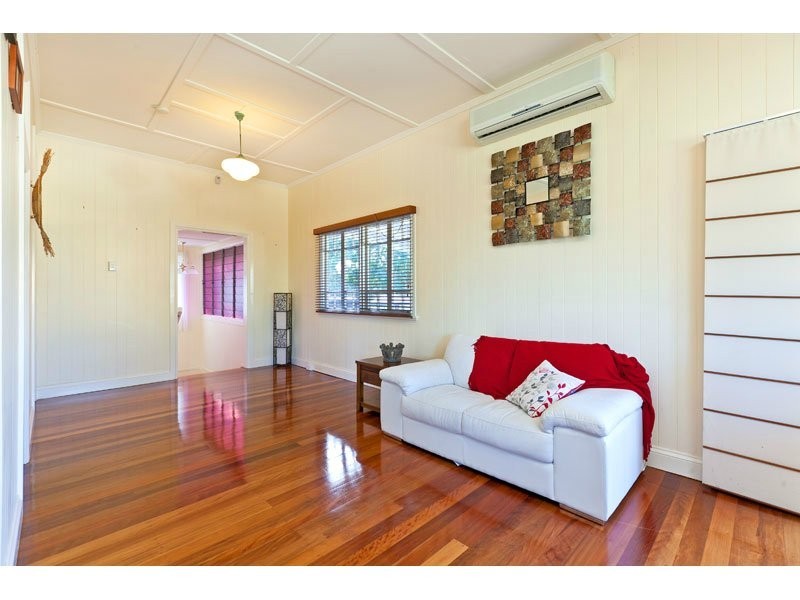 75 Main Road, Wellington Point QLD 4160