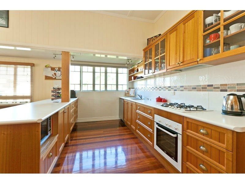 75 Main Road, Wellington Point QLD 4160