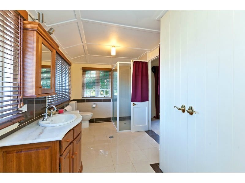 75 Main Road, Wellington Point QLD 4160