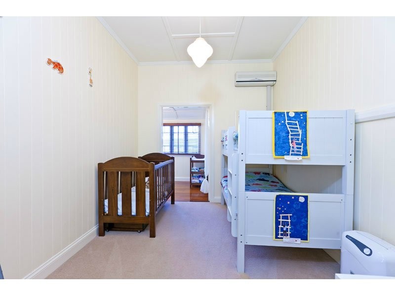 75 Main Road, Wellington Point QLD 4160