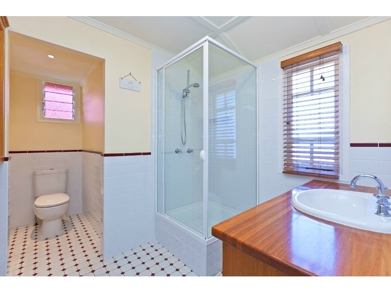 75 Main Road, Wellington Point QLD 4160