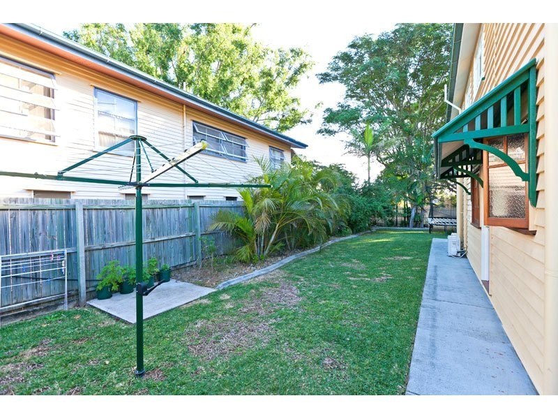 75 Main Road, Wellington Point QLD 4160