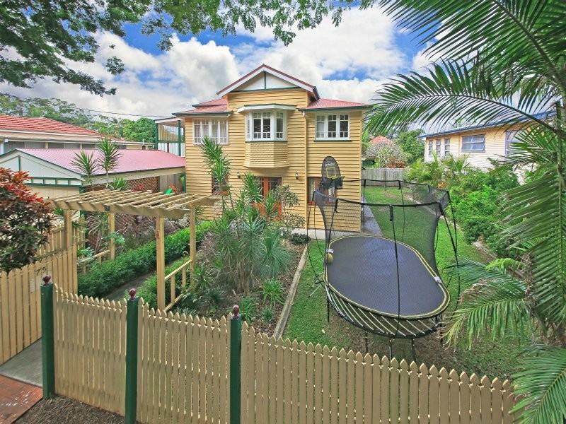 75 Main Road, Wellington Point QLD 4160