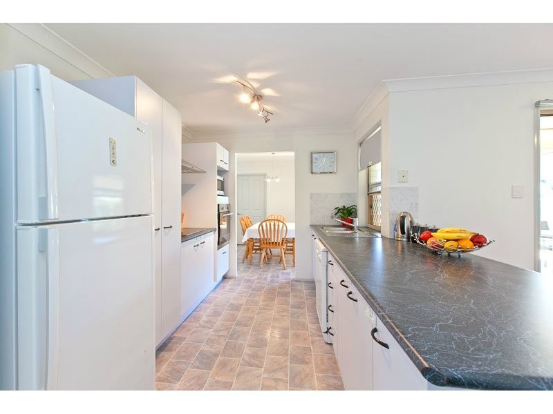 14 Montrose Pl, Redland Bay QLD 4165