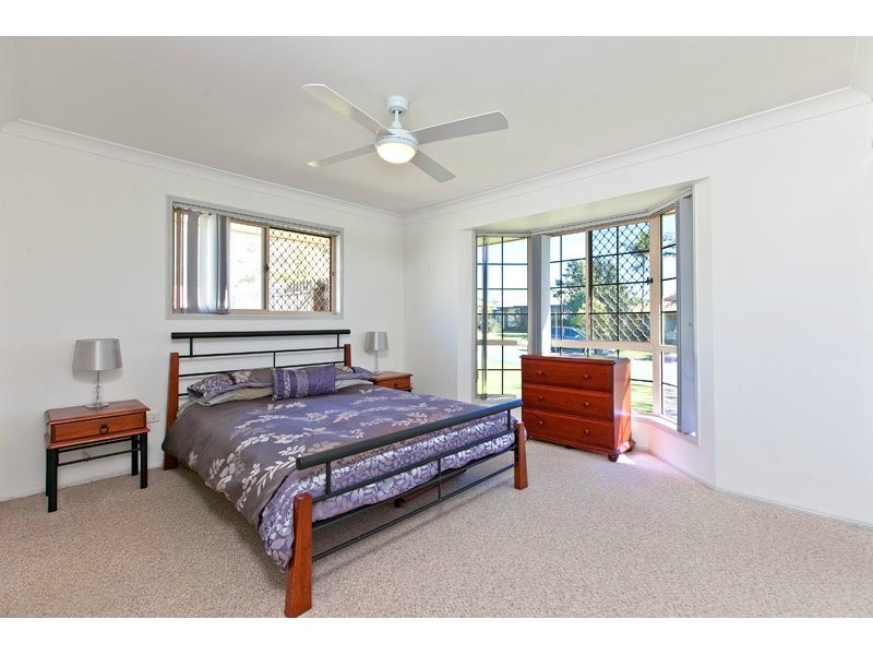 14 Montrose Pl, Redland Bay QLD 4165