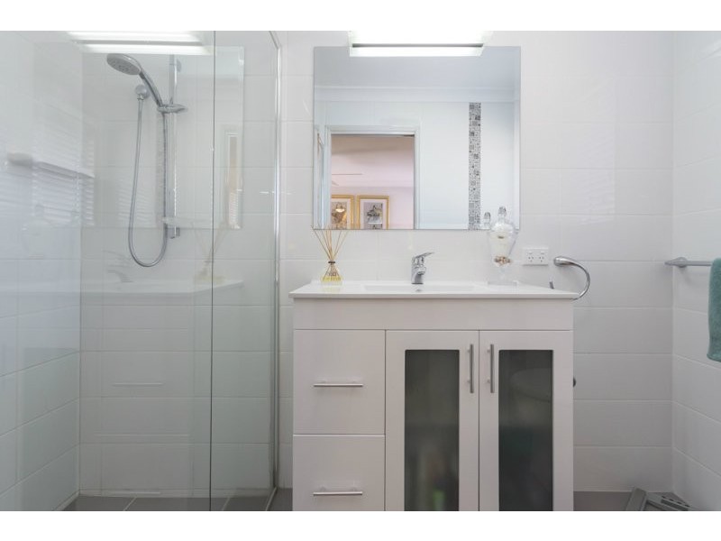 2 Pecan Court, Birkdale QLD 4159