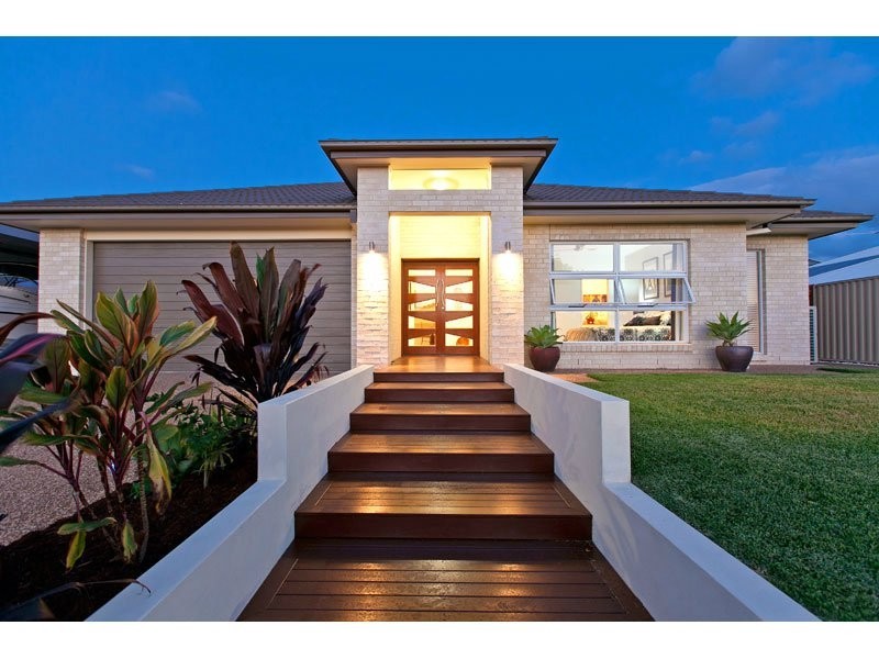 22 Magnetic Place, Redland Bay QLD 4165