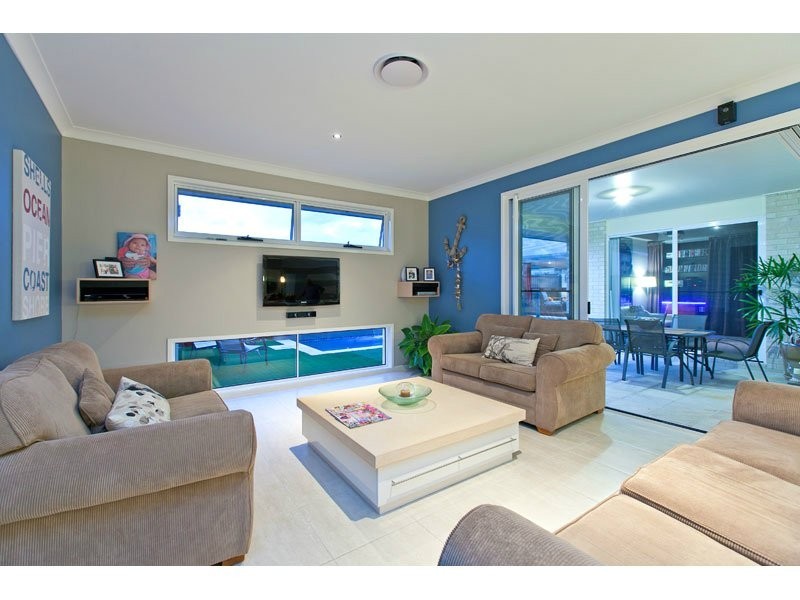 22 Magnetic Place, Redland Bay QLD 4165