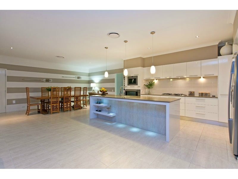 22 Magnetic Place, Redland Bay QLD 4165