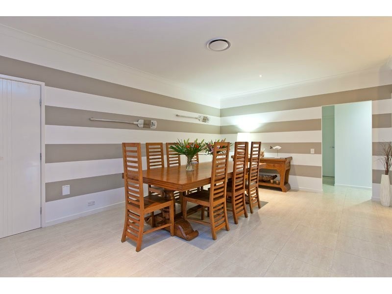 22 Magnetic Place, Redland Bay QLD 4165