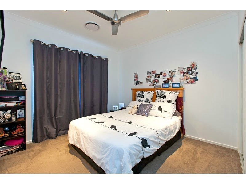22 Magnetic Place, Redland Bay QLD 4165