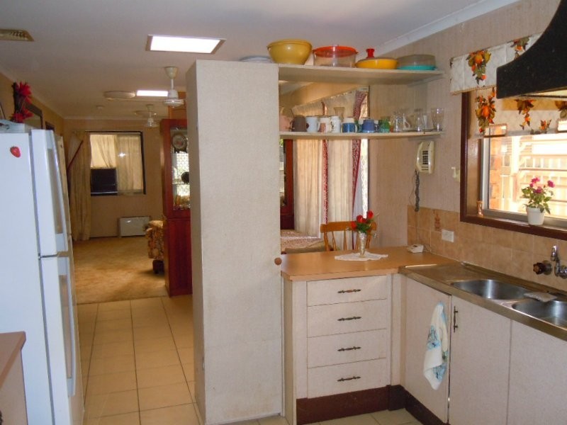 99 Railway Parade, Thorneside QLD 4158