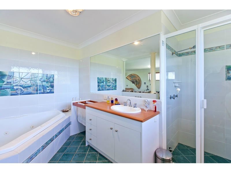 60 Plumer Street, Wellington Point QLD 4160