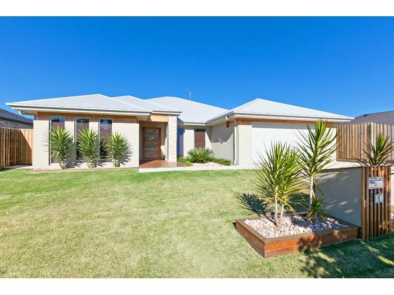 10 Sapium Road, Redland Bay QLD 4165