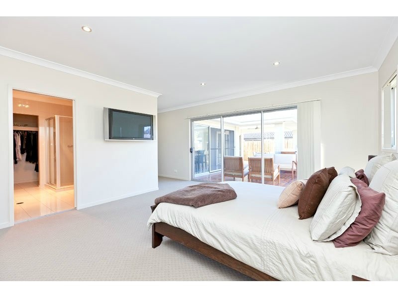 10 Sapium Road, Redland Bay QLD 4165