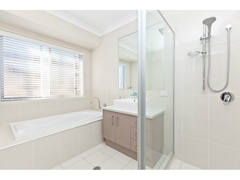10 Sapium Road, Redland Bay QLD 4165