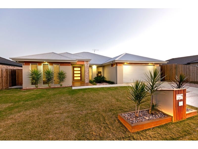 10 Sapium Road, Redland Bay QLD 4165