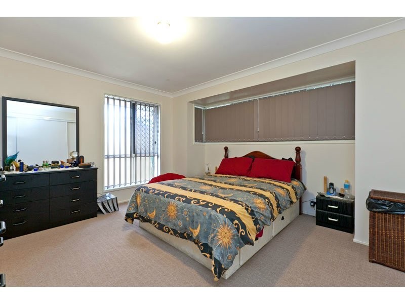 4 Moonlight Place, Capalaba QLD 4157