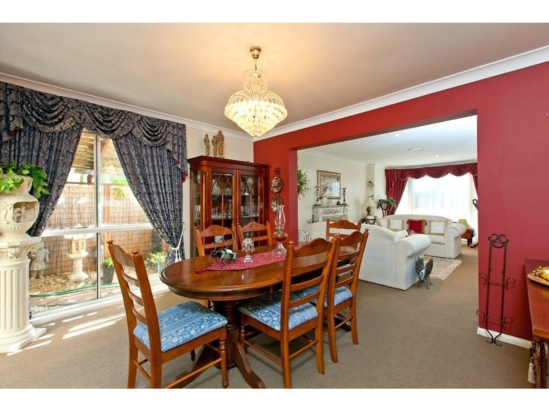 9 Mathison Court, Redland Bay QLD 4165