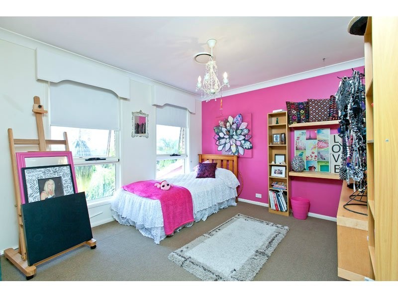 9 Mathison Court, Redland Bay QLD 4165