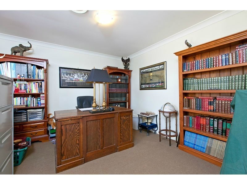 9 Mathison Court, Redland Bay QLD 4165