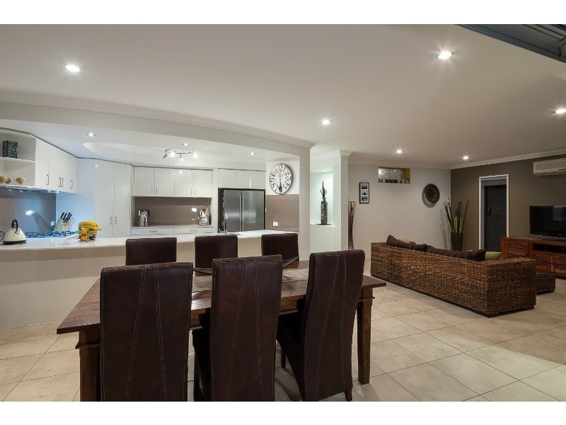 111 School Of Arts Road, Redland Bay QLD 4165