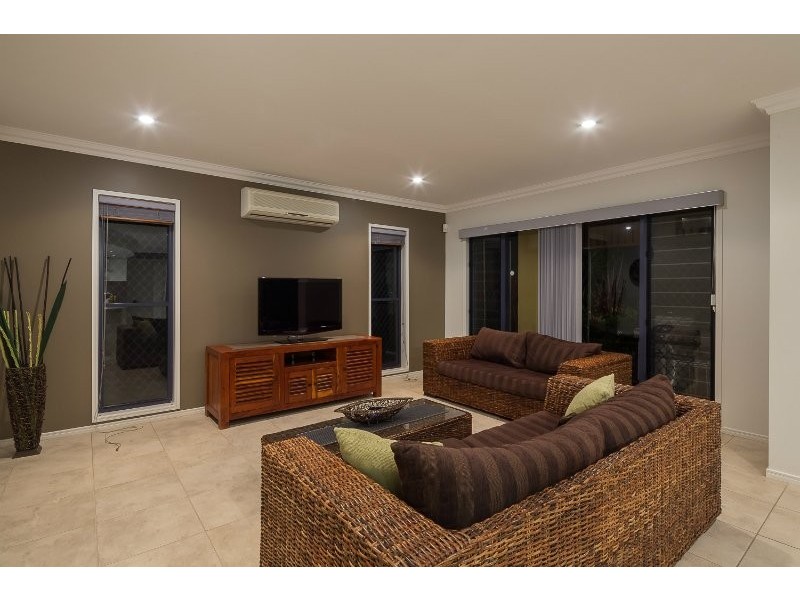 111 School Of Arts Road, Redland Bay QLD 4165