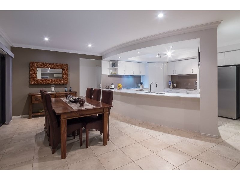 111 School Of Arts Road, Redland Bay QLD 4165