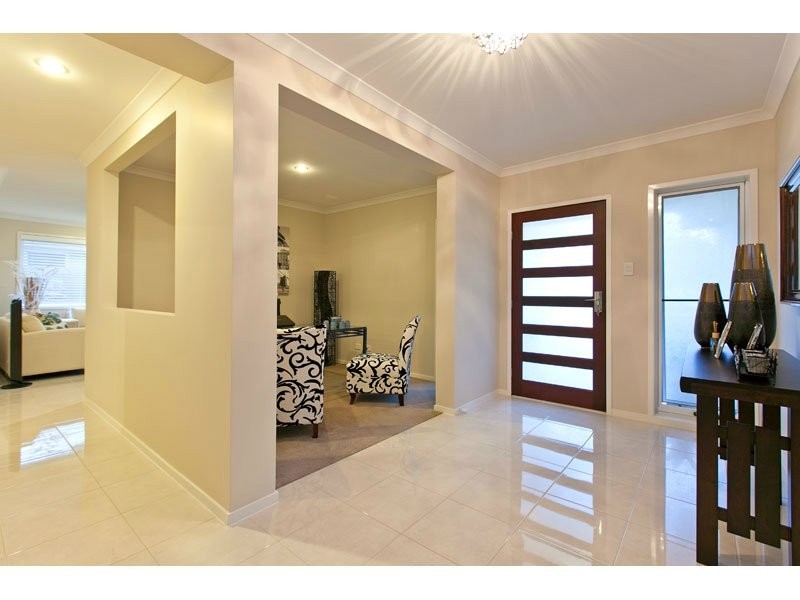 3 Pyrus Place, Redland Bay QLD 4165